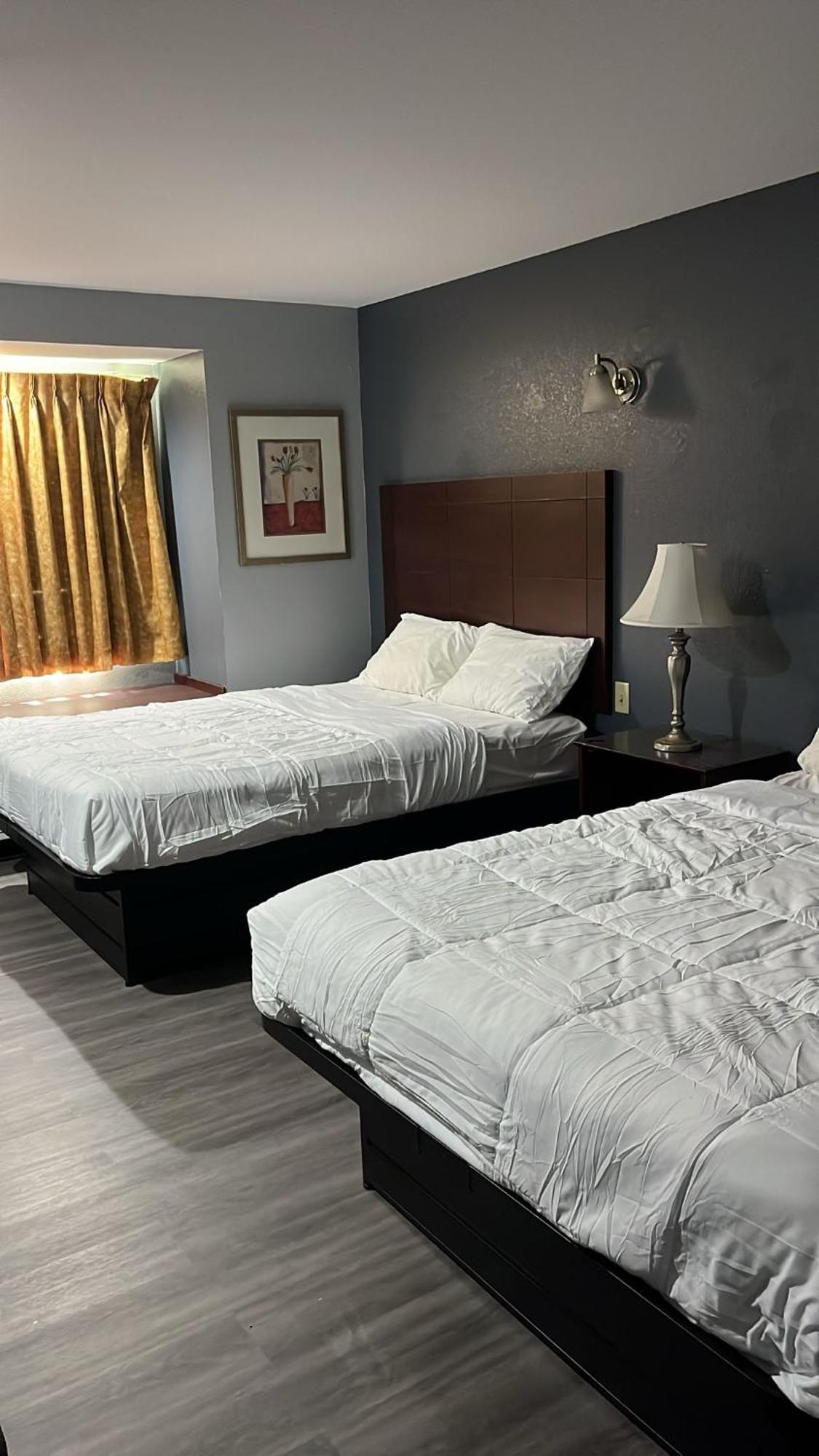 Blisspoint Inn & Suites, Northwood Buitenkant foto